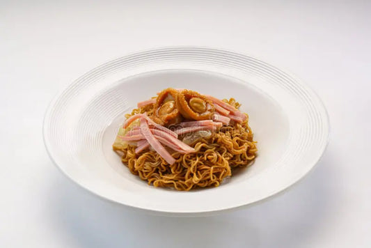 Abulon con fideos al estilo chino