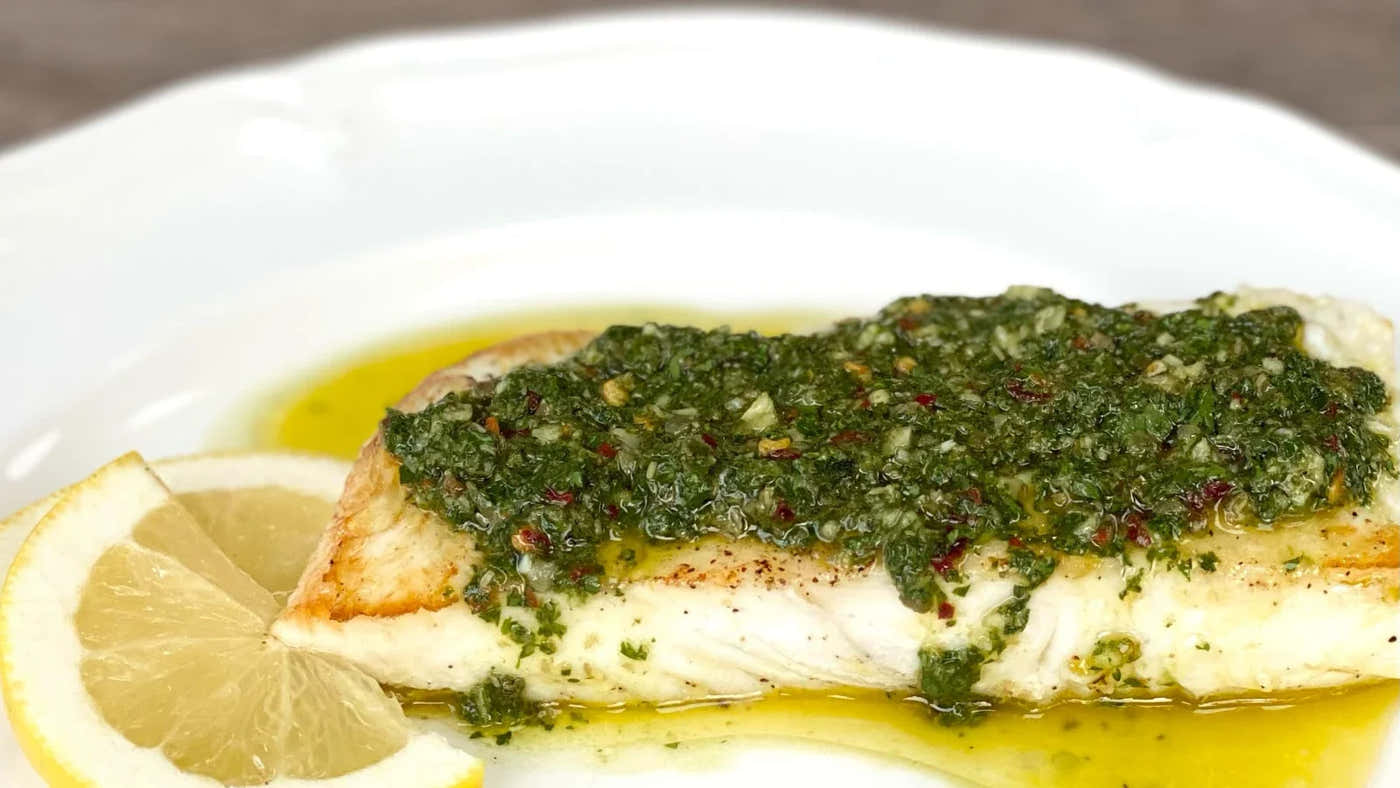 Halibut a la parrilla con chimichurri
