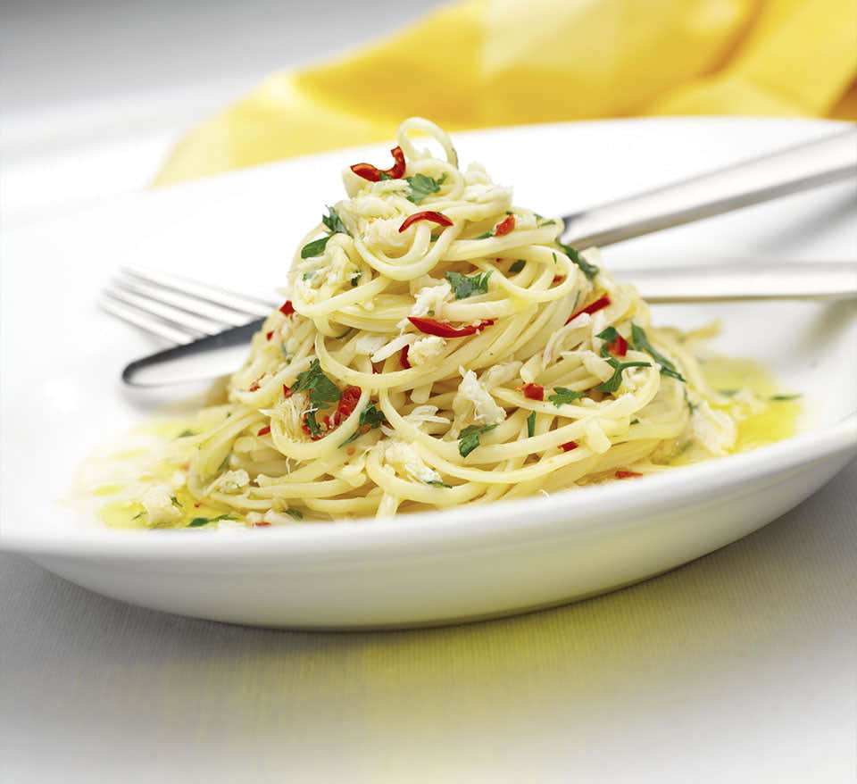 Pasta con pulpa de jaiba al ajo y limon