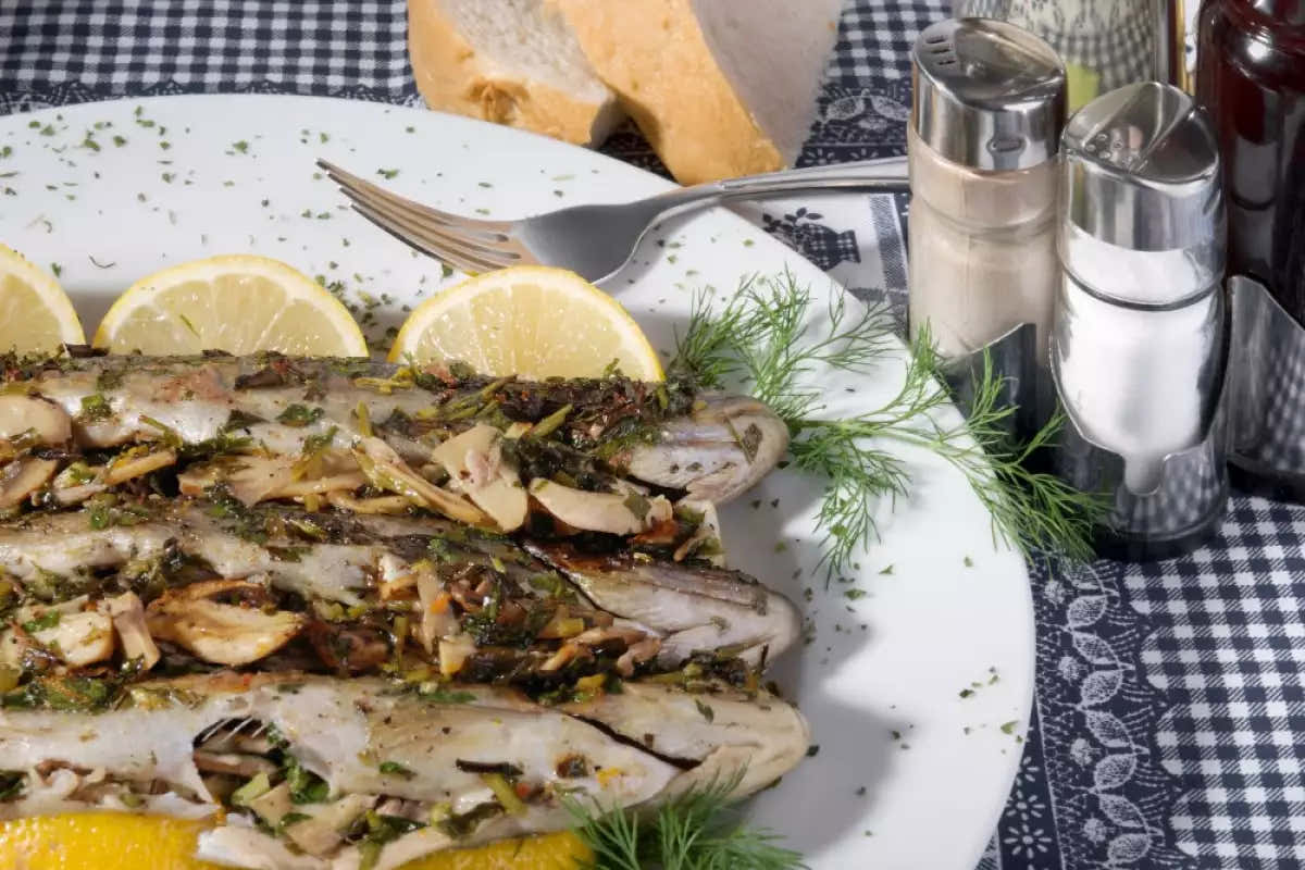 Branzino en Papel Aluminio con Verduras